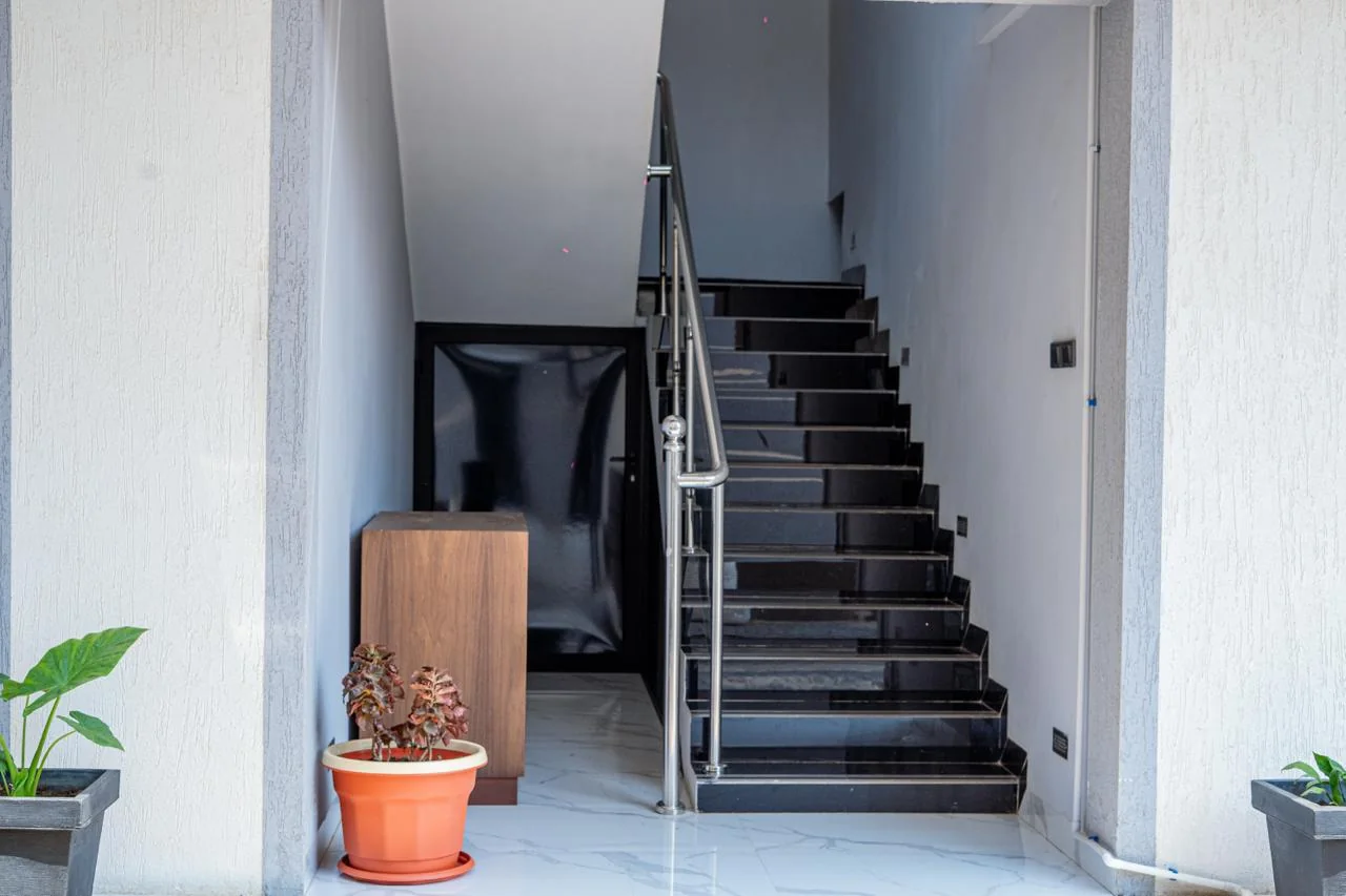 Escalier desservant l’étage